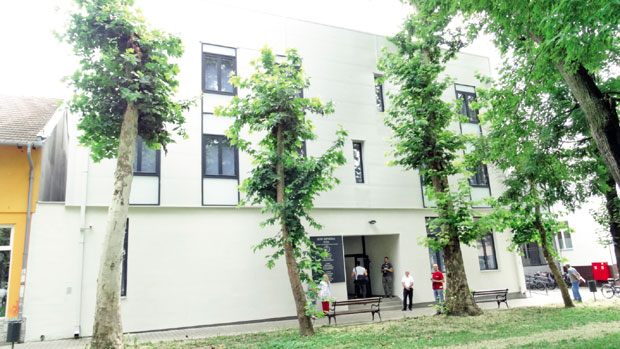 ДОМ ЗДРАВЉА У КУЛИ БЕЗ СПЕЦИЈАЛИСТА: Имају опрему, фале лекари